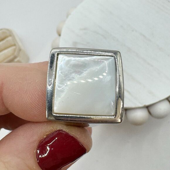 Mother Of Pearl Large Chunky Square Silver Tone Ring Size 7 - Picture 7 of 8